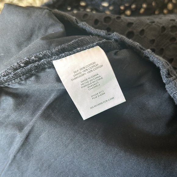 CAbi #5111 Eyelet Navy Faux Wrap Skort Size 6 - Picture 9 of 10